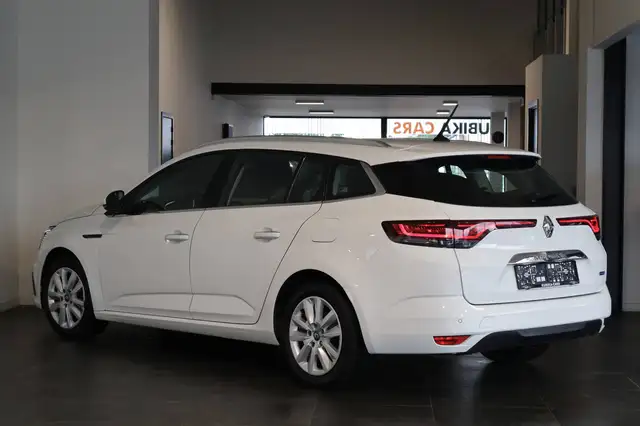 Renault Megane E-Tech – 4