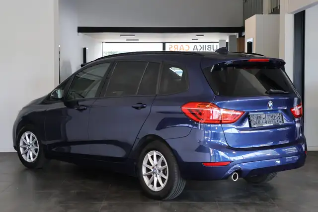 BMW 216 – 4