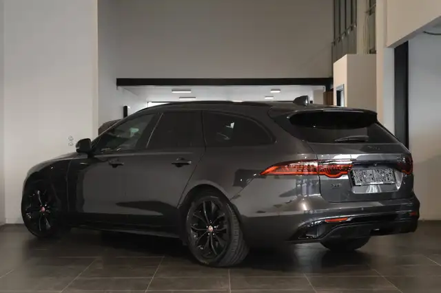 Jaguar XF – 3
